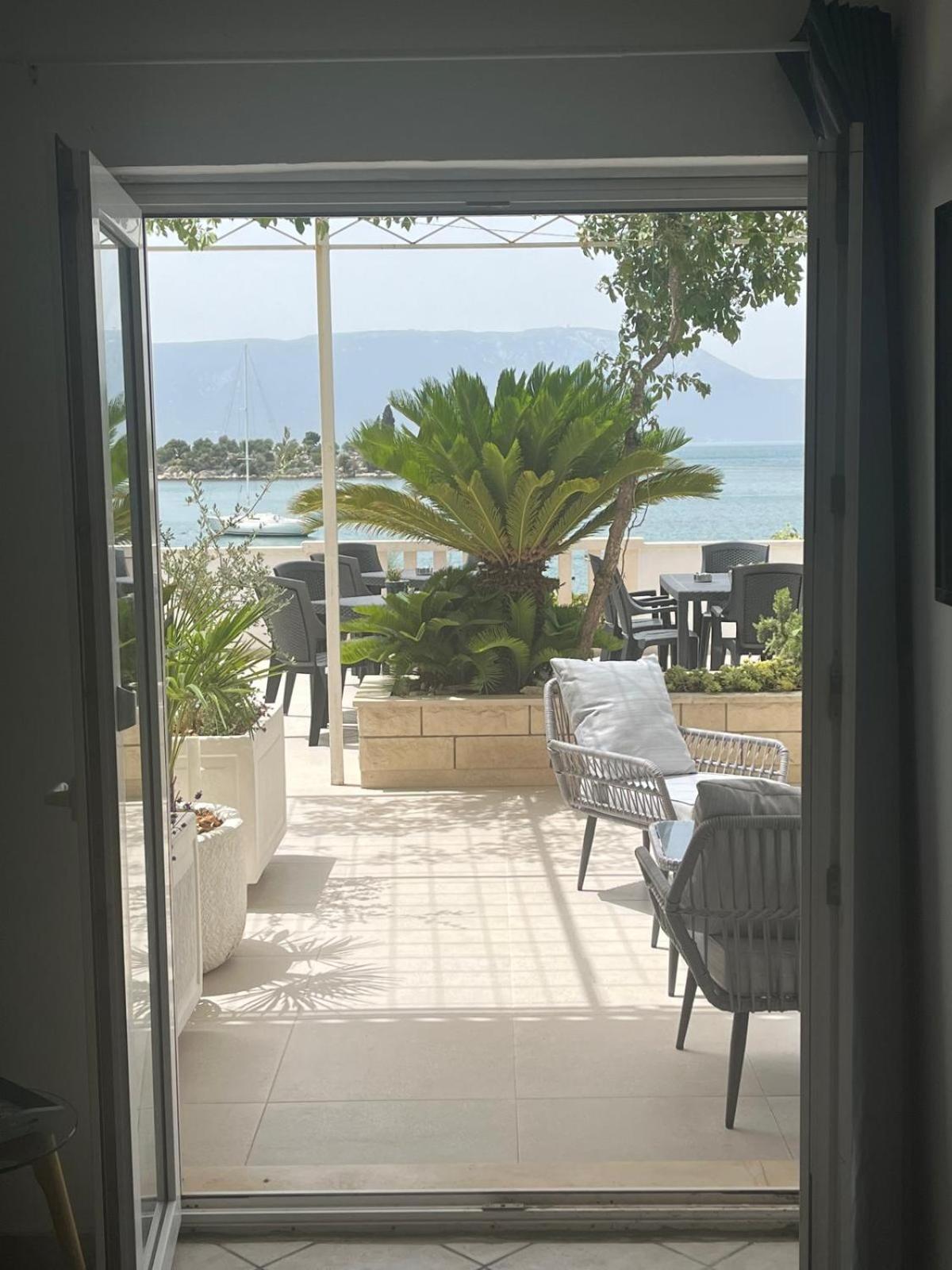 Villa Ante Apartments Blace Zimmer foto